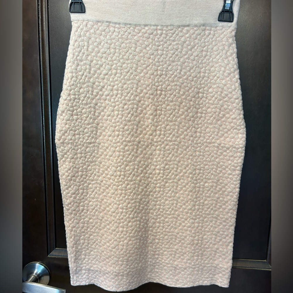 Lucyparis stretch pencil skirt size medium. Wool blend